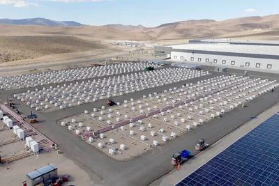 Data Centers Drive U.S. Battery Storage Growth Amid Energy Transition Challenges